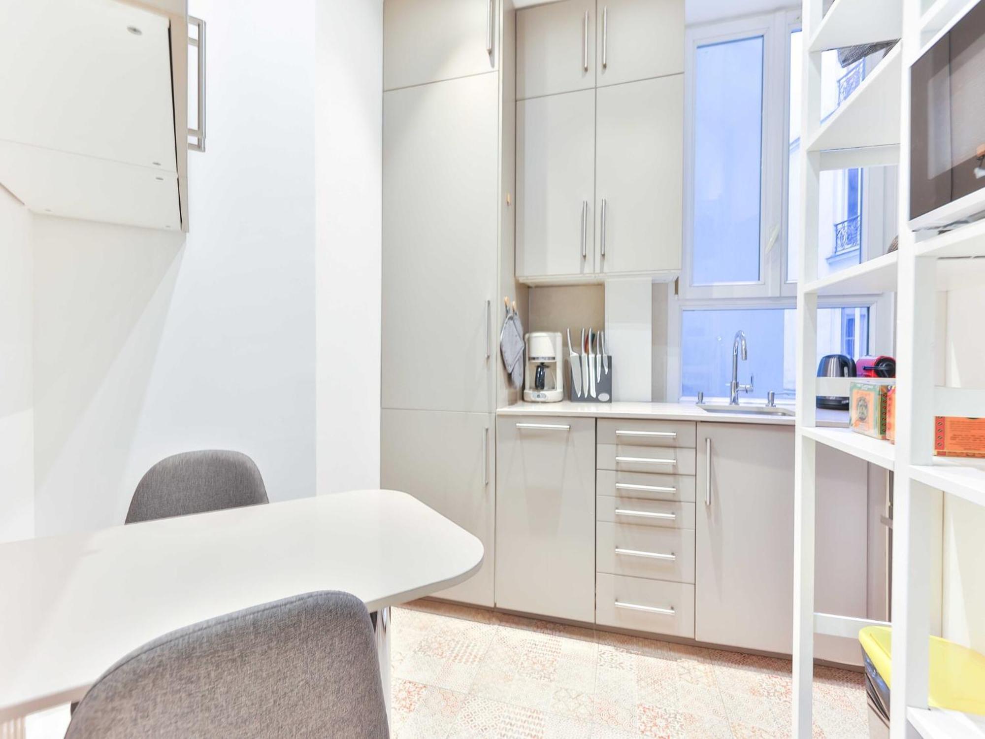 Bright, Modern Apartment- 14 Arrd- Mobility Lease Apartment *